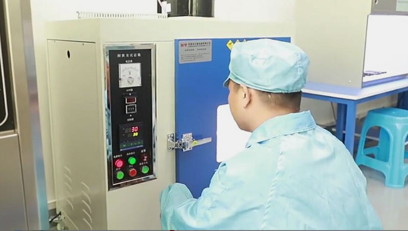 硅膠制品噴有手感油有什么作用？